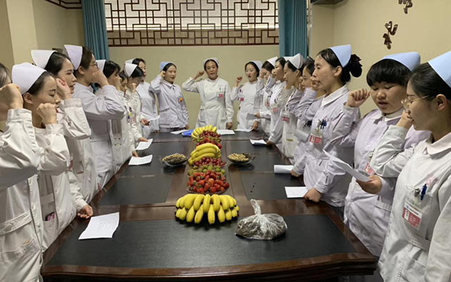 【5.12护士节】中欧在线,中欧在线（中国）举办茶话会白衣天使受表彰(图2)
